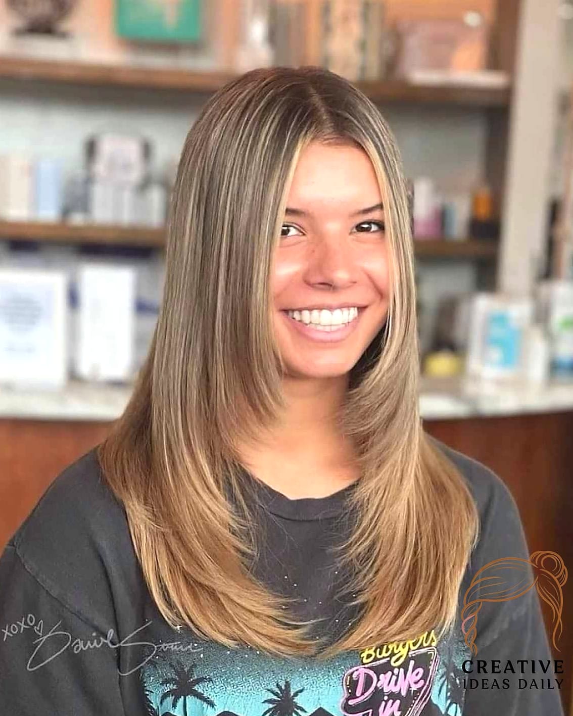 Face-Framing Bob with Highlights
