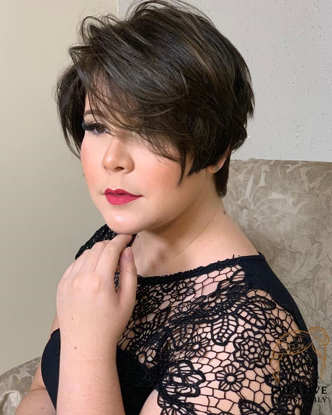 Flattering Textured Pixie for a Round Face