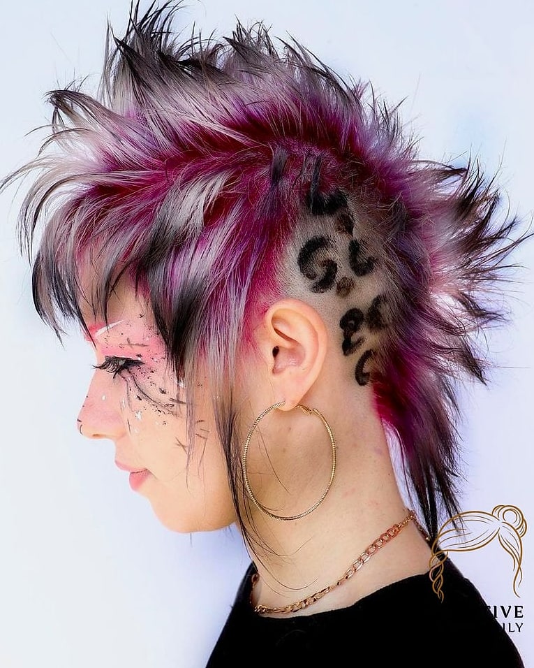Grunge-Inspired Messy Spikes