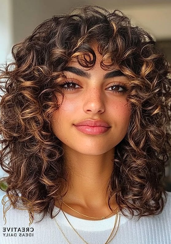 Medium Curly Layers with Defined Ringlets